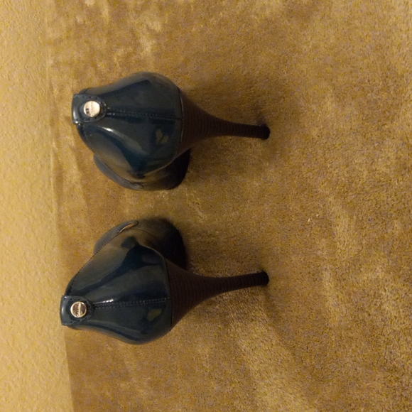 Calvin Klein Patent leather Heels - Picture 2 of 7